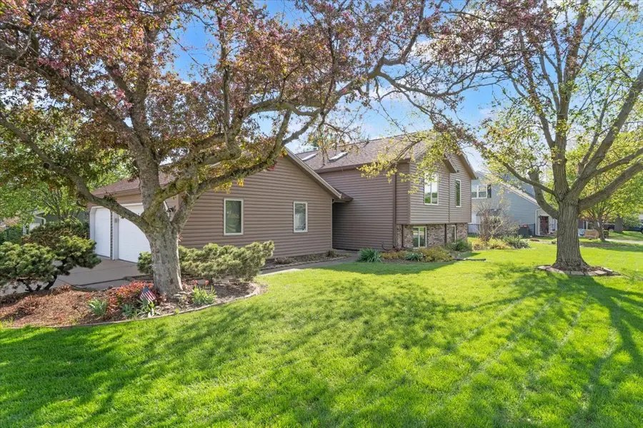 1005 W 57th Place, Davenport, IA 52806 - #3