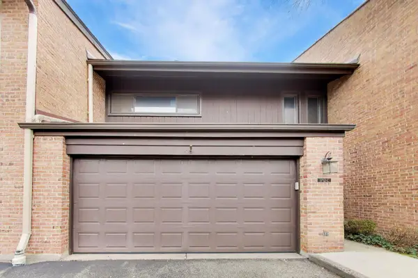 1712 Wildberry Drive #C, Glenview, IL 60025