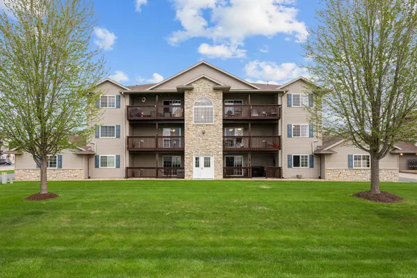 117 E Price Street #203, Eldridge, IA 52748