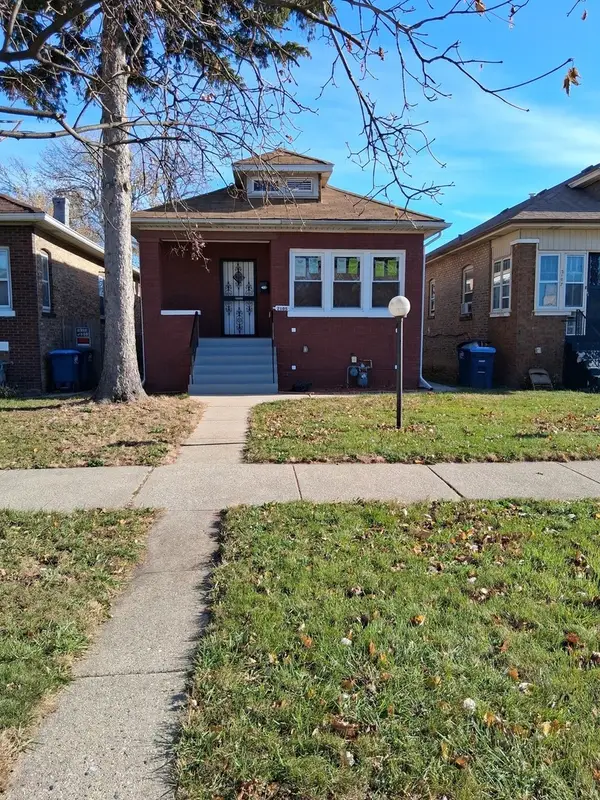 2105 S 7th Avenue, Maywood, IL 60153