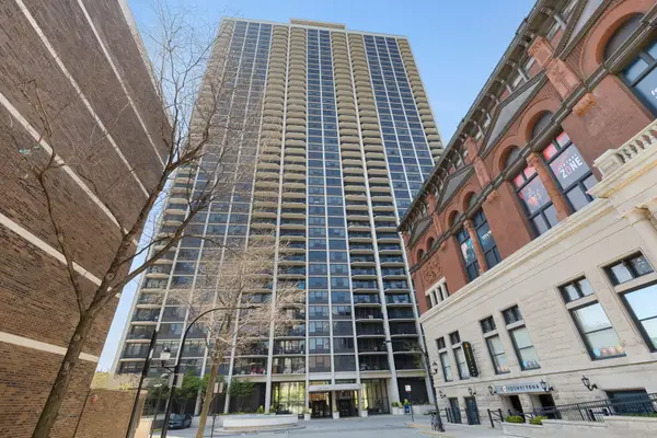 1560 N Sandburg Terrace #1908J, Chicago, IL 60610