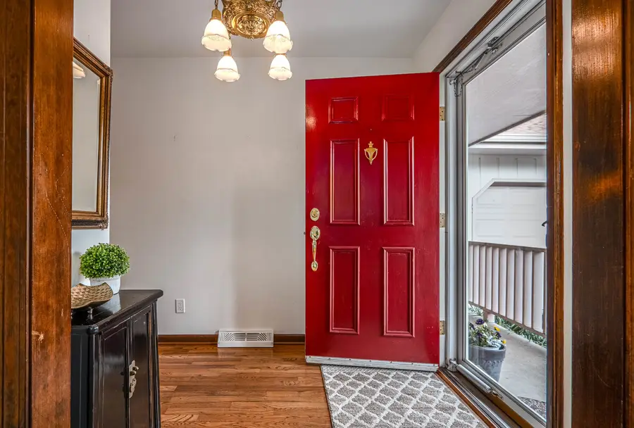 915 S Jefferson Street, Batavia, IL 60510 - #2