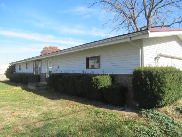 106 W Lincoln Avenue, Ogden, IL 61859 - #1