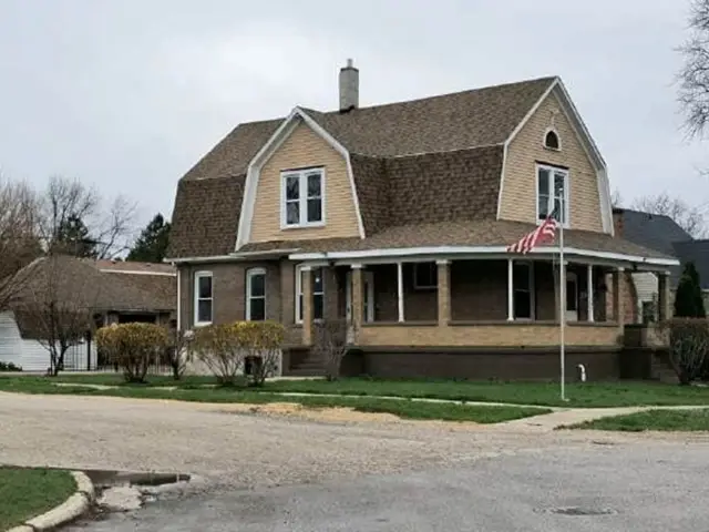 558 N Crystal Street, Elgin, IL 60123 - #3