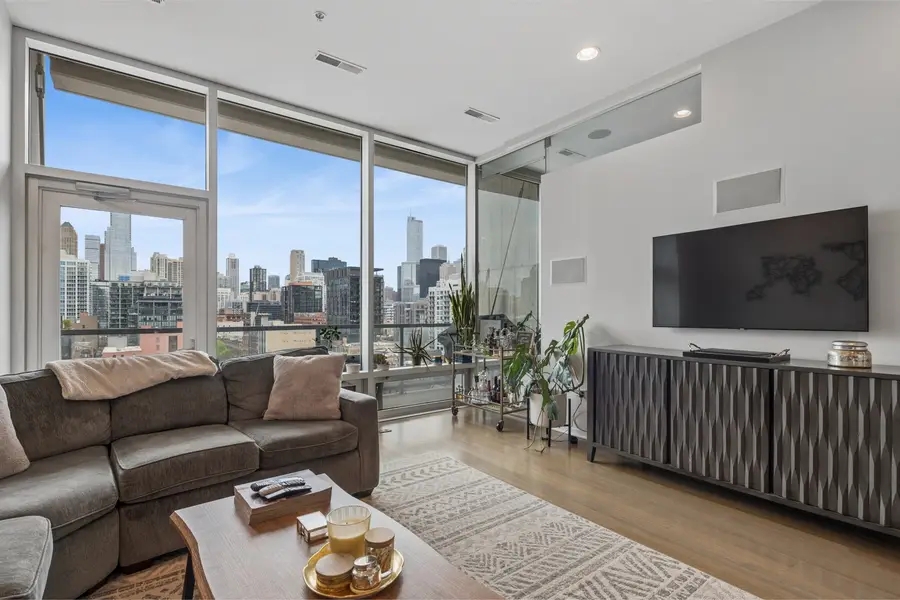 500 W Superior Street #813, Chicago, IL 60654 - #2