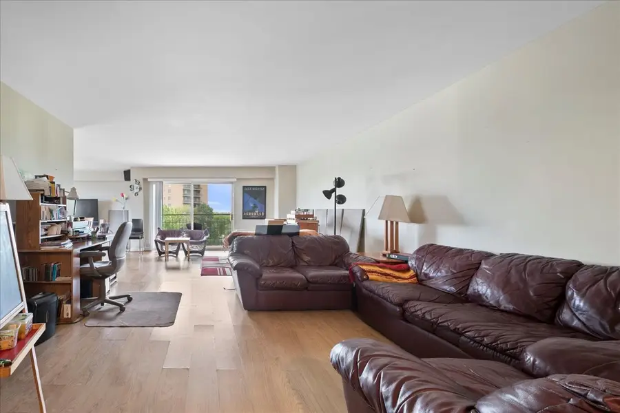 7141 N Kedzie Avenue #601, Chicago, IL 60645 - #3