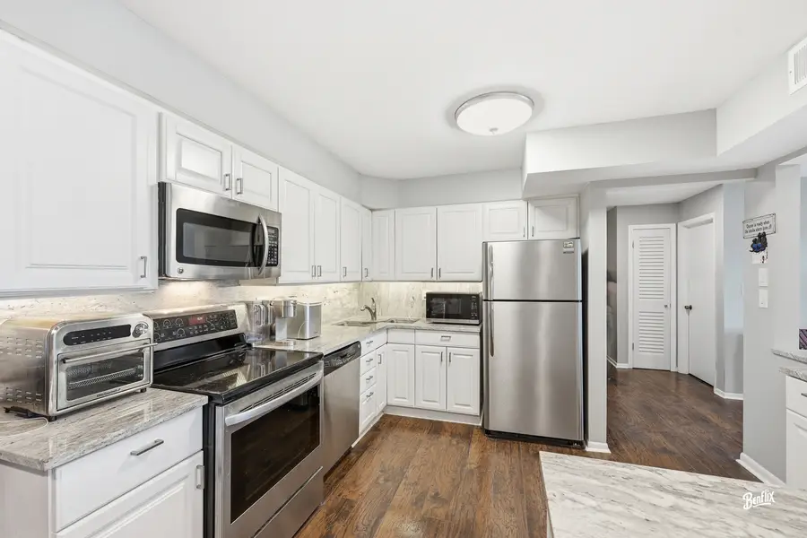 925 Spring Hill Drive #212, Northbrook, IL 60062 - #2