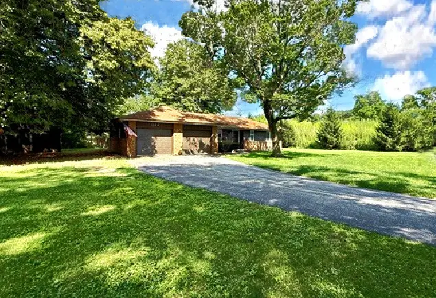 1106 E Pearl Drive, Mahomet, IL 61853 - #3