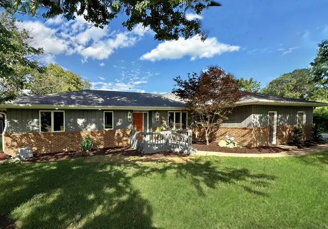 1108 Pearl Drive, Mahomet, IL 61853 - #1