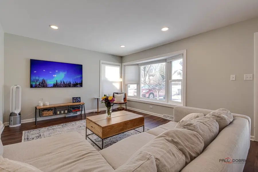 1011 N Haddow Avenue, Arlington Heights, IL 60004 - #3