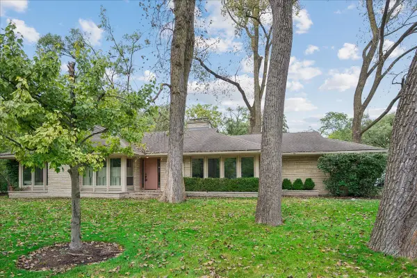 794 Clover Lane, Glencoe, IL 60022
