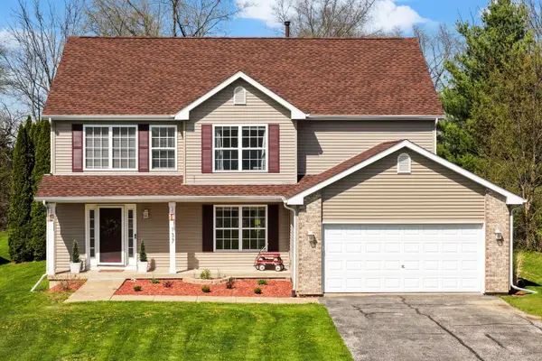 137 Lamplighter Loop, Poplar Grove, IL 61065