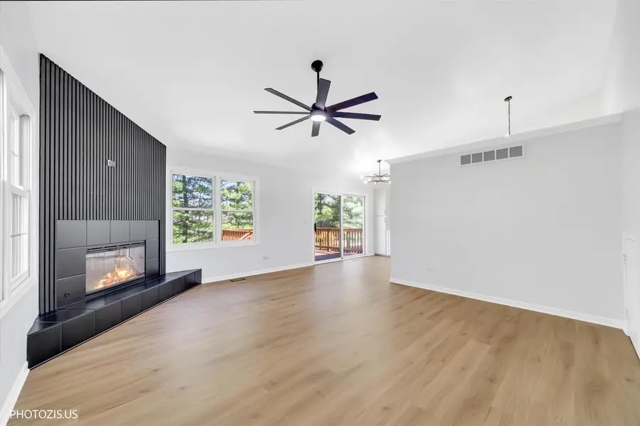 102 River Bluff Court, Carpentersville, IL 60110 - #3