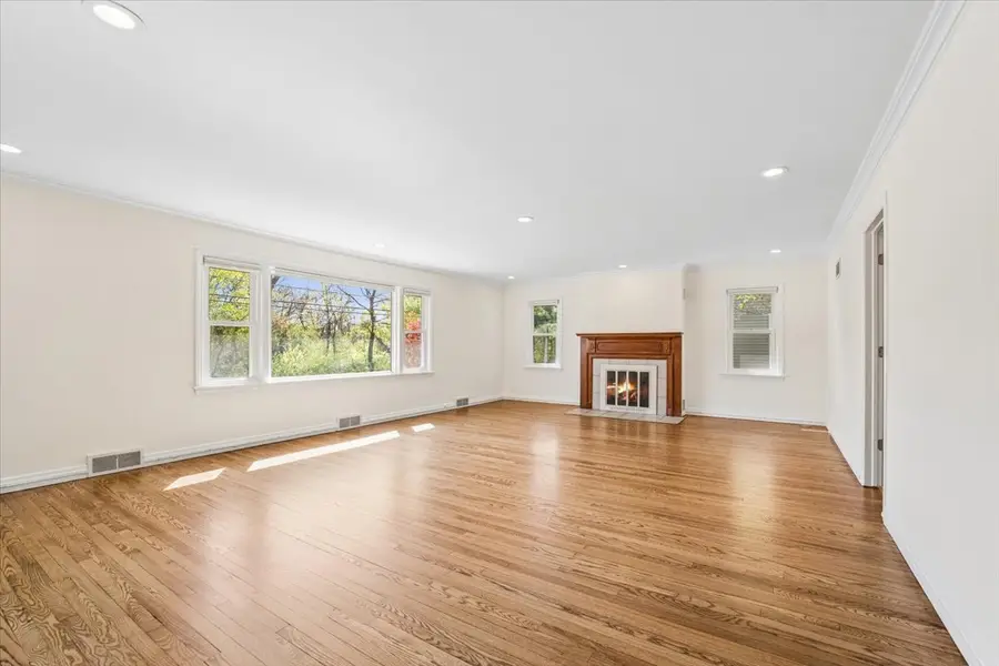 155 N Lincoln Avenue, Carpentersville, IL 60110 - #2