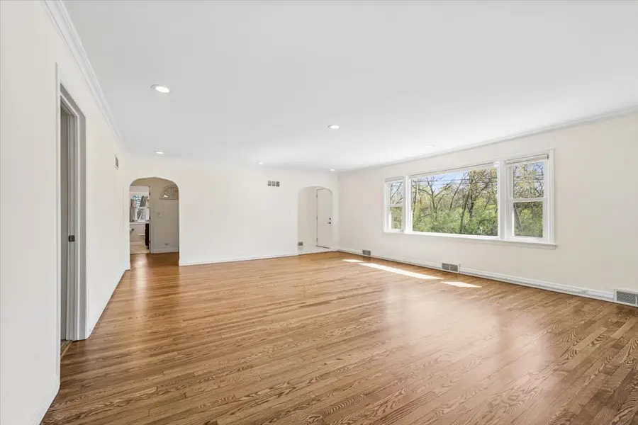 155 N Lincoln Avenue, Carpentersville, IL 60110 - #3