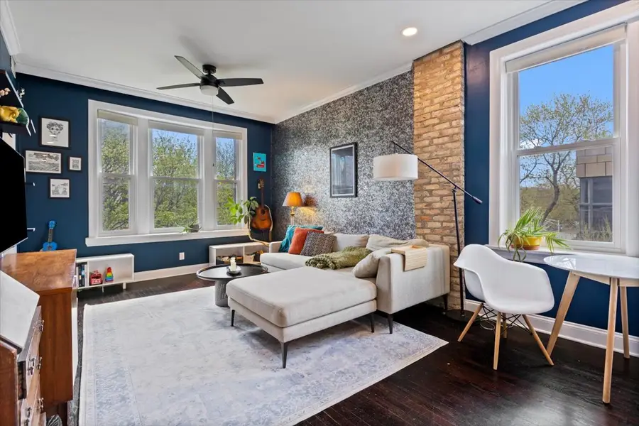 2328 N Oakley Avenue #3E, Chicago, IL 60647 - #2