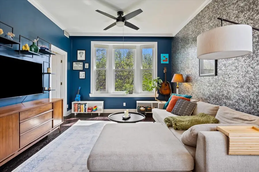 2328 N Oakley Avenue #3E, Chicago, IL 60647 - #3