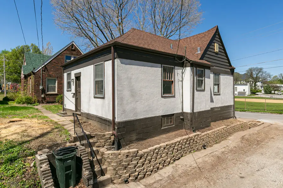 209 E Pleasant Street, Davenport, IA 52803 - #3