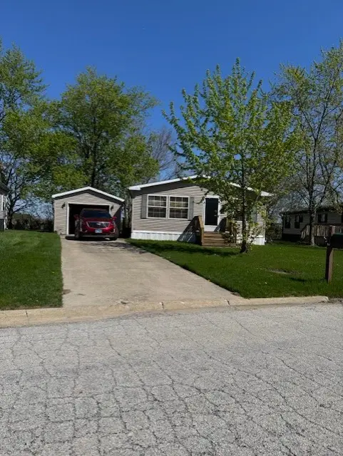 30 Meadowlark Lane, Beecher, IL 60401