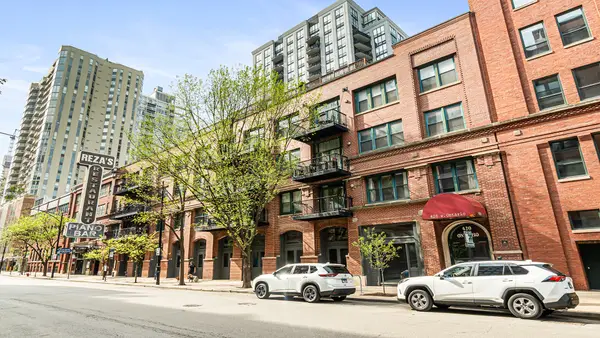 420 W Ontario Street #301, Chicago, IL 60654