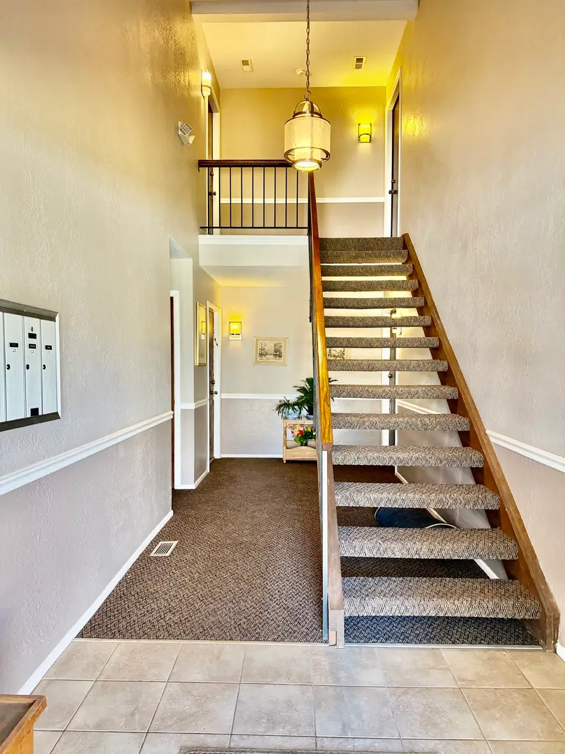 1053 Scanlon Drive #A1, Wheeling, IL 60090 - #3