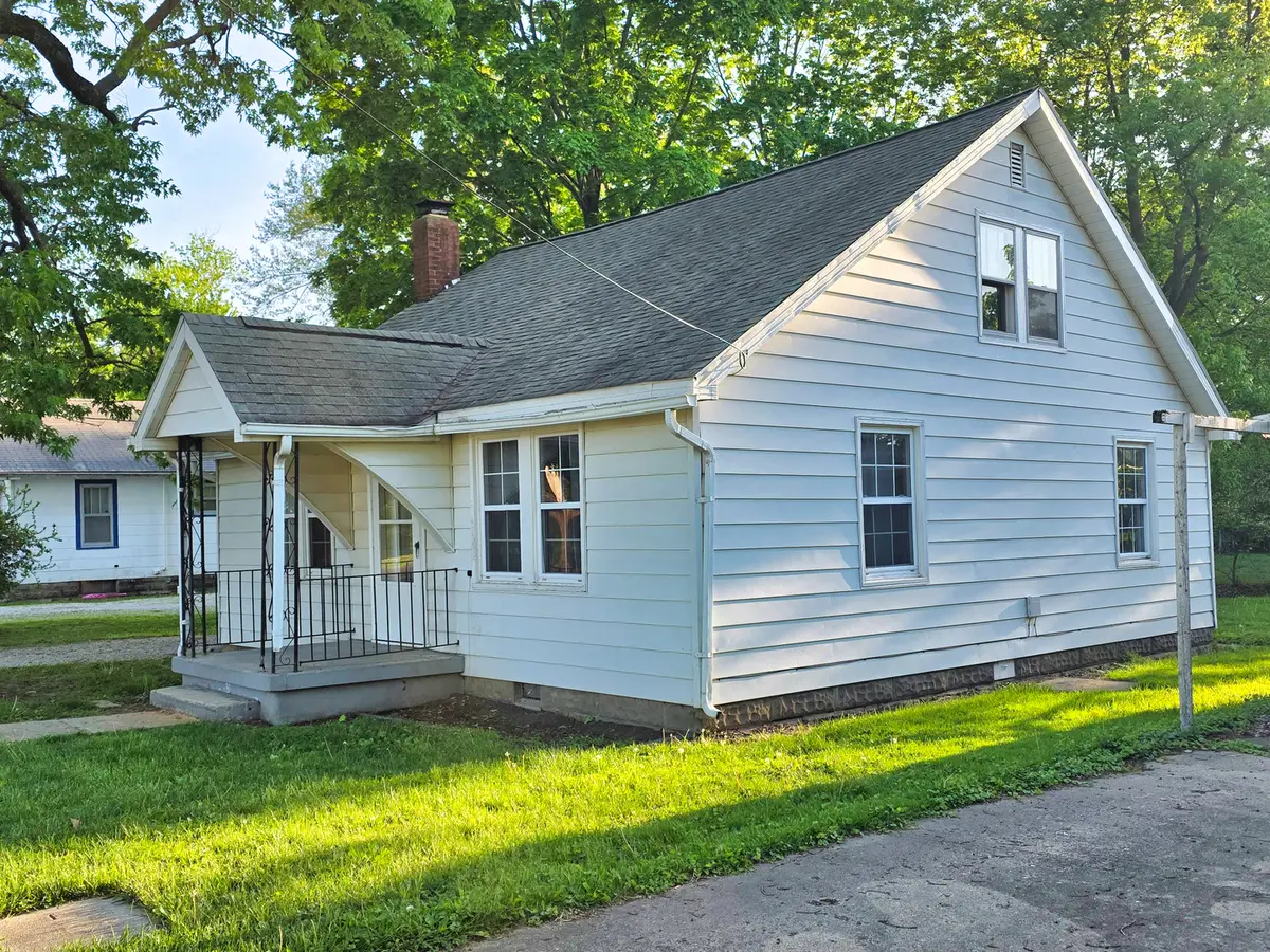203 S Wilson Street, Olney, IL 62450 - #1