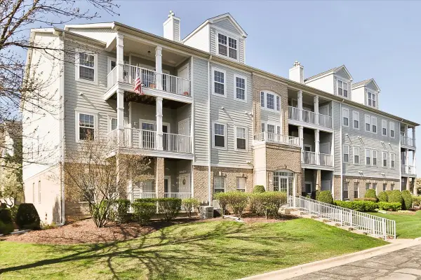 1299 W Lake Street #306, Addison, IL 60101