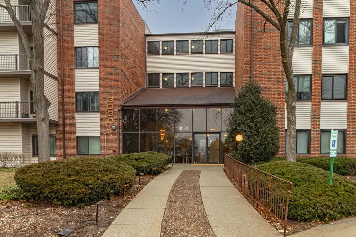 3030 Pheasant Creek Drive #307, Northbrook, IL 60062 - #1