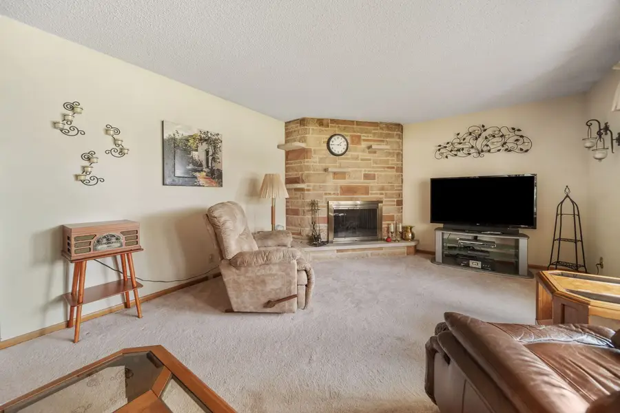 1312 Royal Drive, Montgomery, IL 60538 - #3