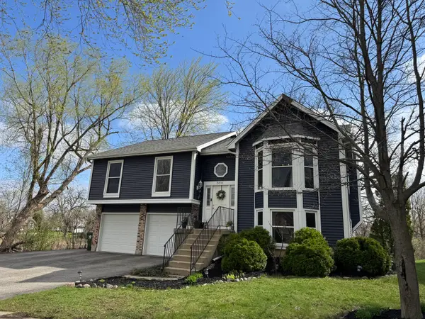 2011 Oak Tree Trail, Lake Villa, IL 60046