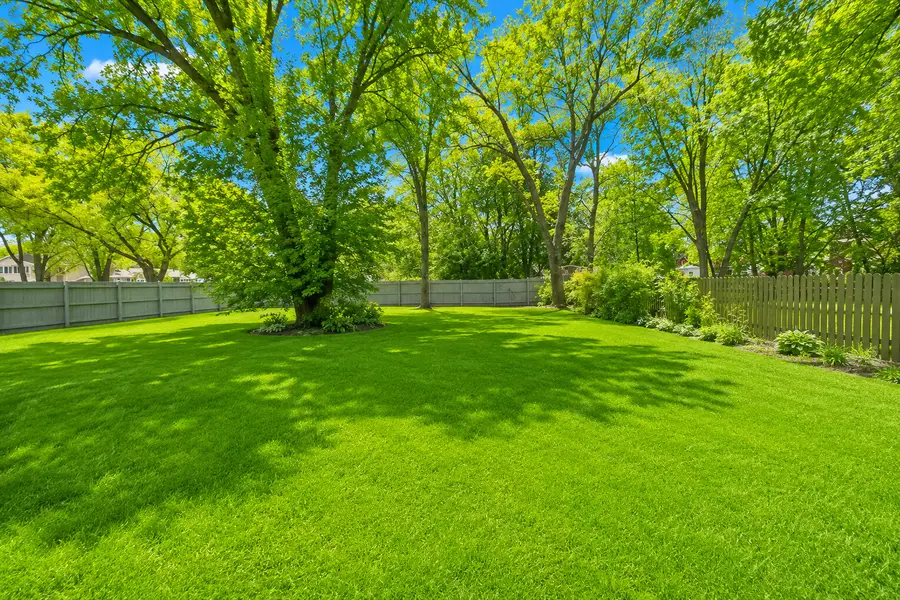 1635 Dun Lo Drive, Arlington Heights, IL 60004 - #2