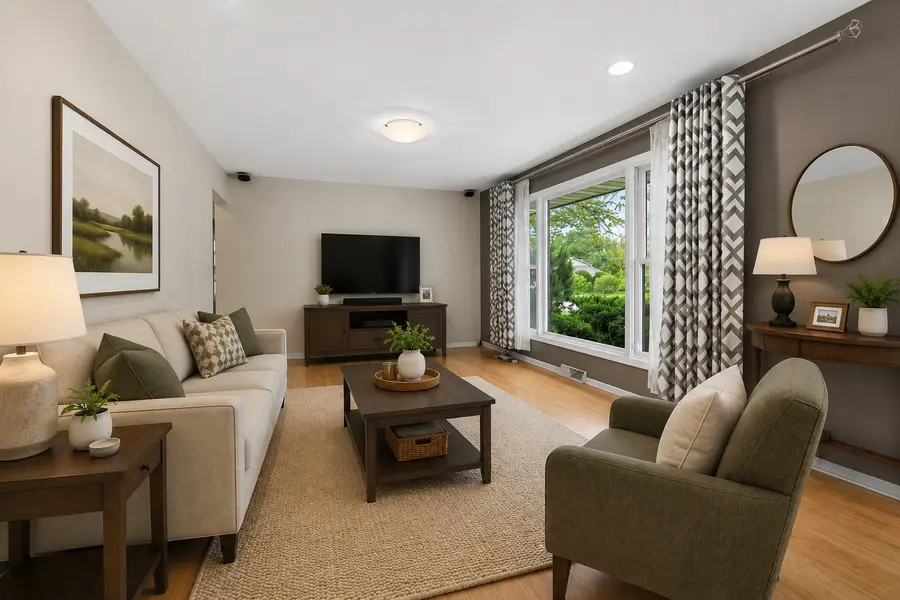 1635 Dun Lo Drive, Arlington Heights, IL 60004 - #3