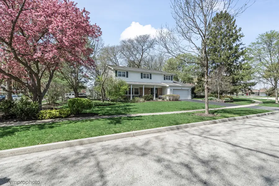 901 Crestfield Avenue, Libertyville, IL 60048 - #2