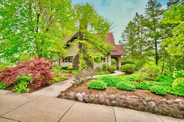 104 N Julian Street, Naperville, IL 60540