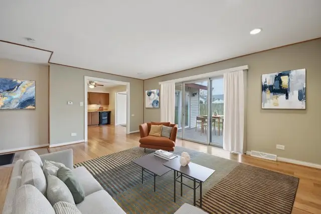 529 Ridgewood Road, Elk Grove Village, IL 60007 - #3