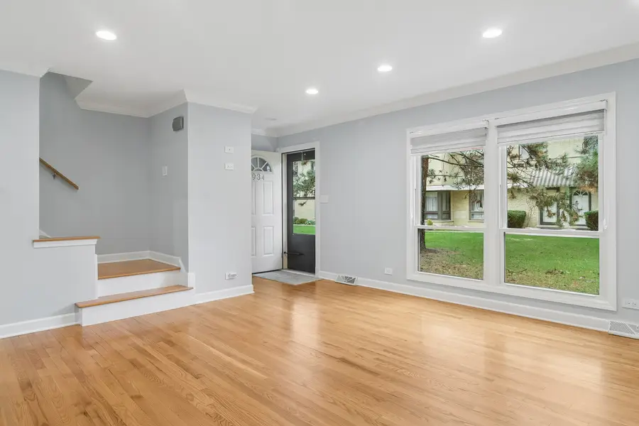 934 N Wheeling Road, Mount Prospect, IL 60056 - #2