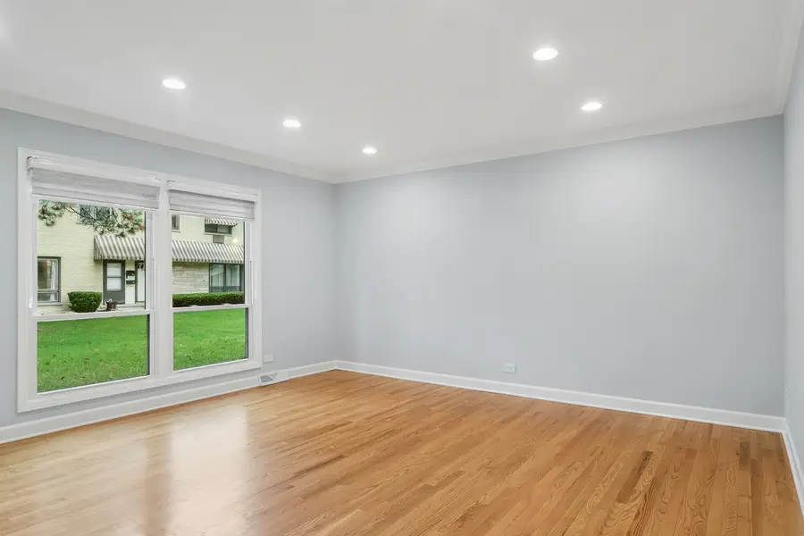 934 N Wheeling Road, Mount Prospect, IL 60056 - #3