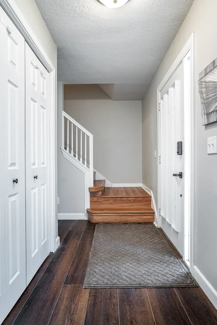 2376 Kingsway Drive, Bettendorf, IA 52722 - #3