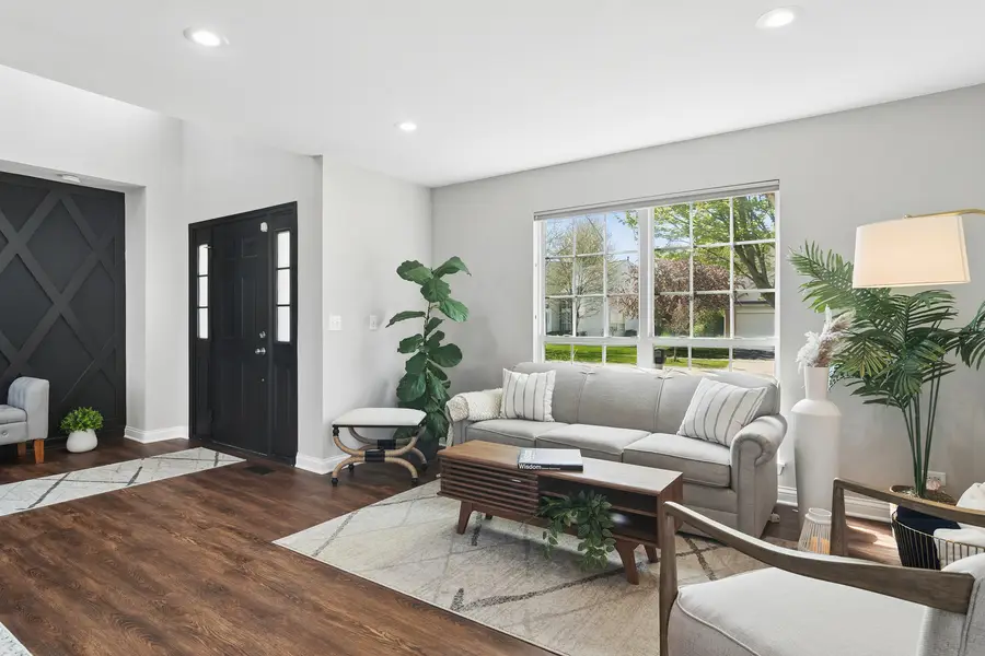 6806 Highgate Road, Carpentersville, IL 60110 - #2