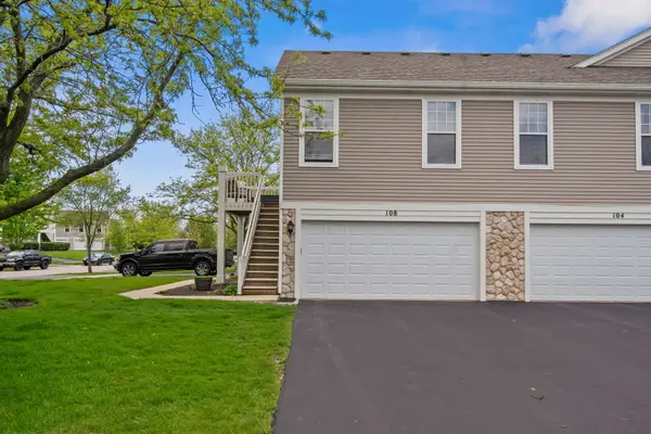 108 Schneider Court #108, North Aurora, IL 60542