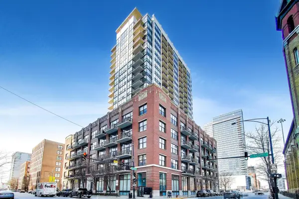 210 S Des Plaines Street #907, Chicago, IL 60661