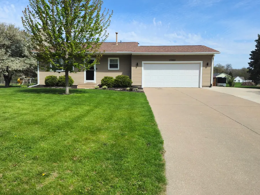 17225 40th Avenue Court N, East Moline, IL 61244 - #3