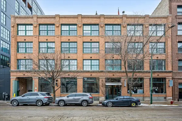 110 N Peoria Street #205, Chicago, IL 60607