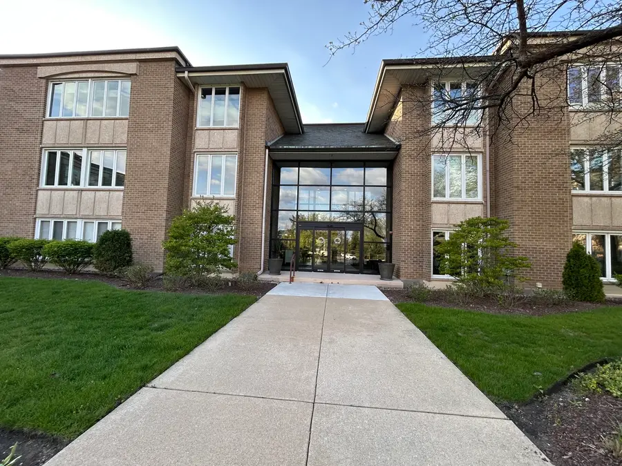 1 Oak Brook Club Drive #A105, Oak Brook, IL 60523 - #2