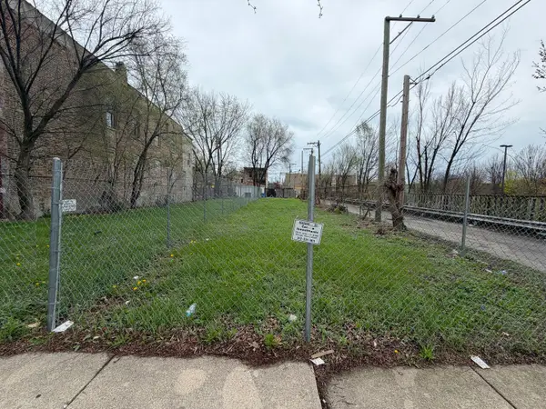 517 N Sawyer Avenue, Chicago, IL 60624