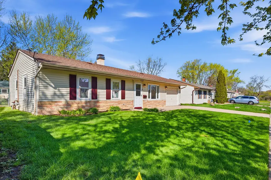 910 Meadow Lane, Streamwood, IL 60107 - #2