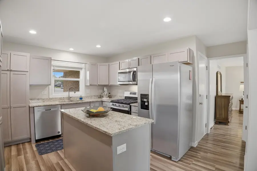 25 Devonshire Circle, Elgin, IL 60123 - #2