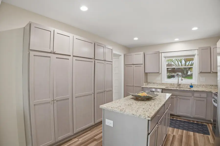 25 Devonshire Circle, Elgin, IL 60123 - #3