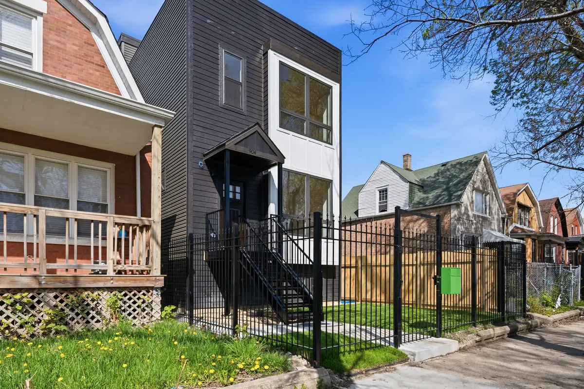 904 N Trumbull Avenue, Chicago, IL 60651 - #1