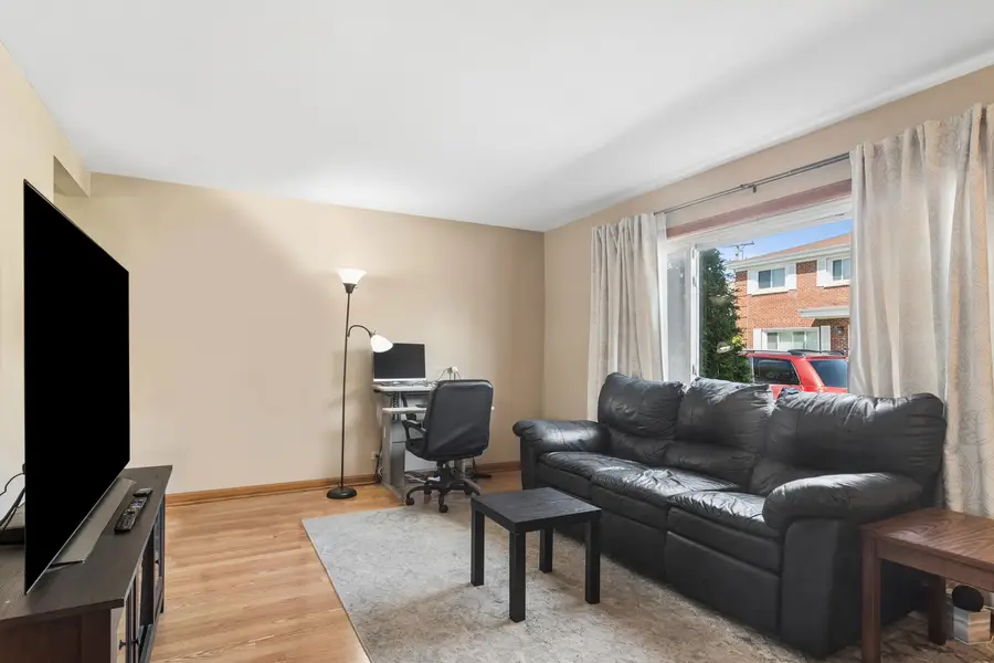 1058 N Boxwood Drive #A, Mount Prospect, IL 60056 - #3